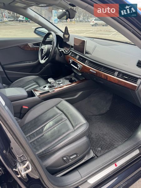 Седан Audi A4 2017 в Киеве