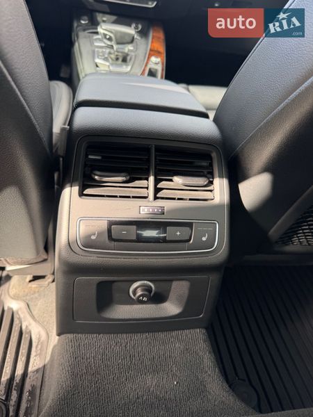 Седан Audi A4 2017 в Киеве