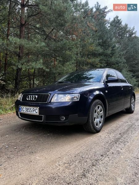 Седан Audi A4 2002 в Жовкве