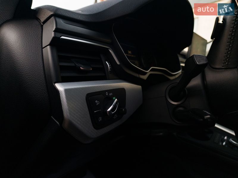 Седан Audi A4 2015 в Львове