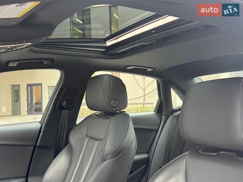 Седан Audi A4 2022 в Києві
