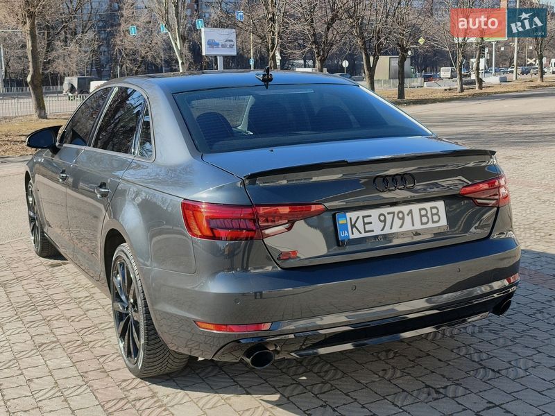 Седан Audi A4 2016 в Дніпрі
