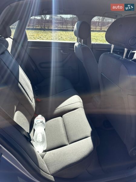Седан Audi A4 2004 в Надворной