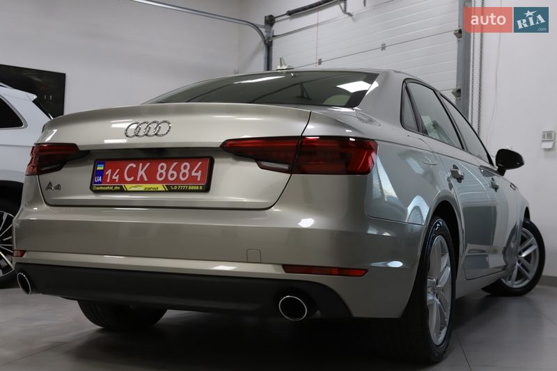 Седан Audi A4 2017 в Дрогобыче