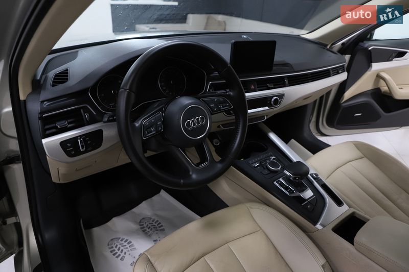 Седан Audi A4 2017 в Дрогобыче