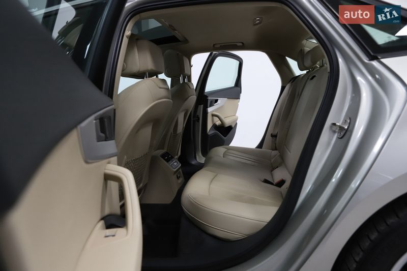 Седан Audi A4 2017 в Дрогобыче