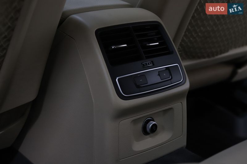 Седан Audi A4 2017 в Дрогобыче