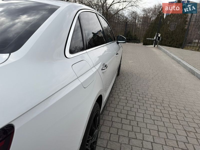 Седан Audi A4 2019 в Запорожье