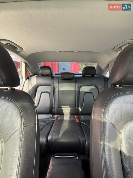 Седан Audi A4 2013 в Львові