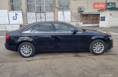 Седан Audi A4 2014 в Днепре