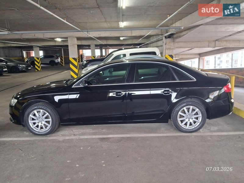 Седан Audi A4 2014 в Днепре