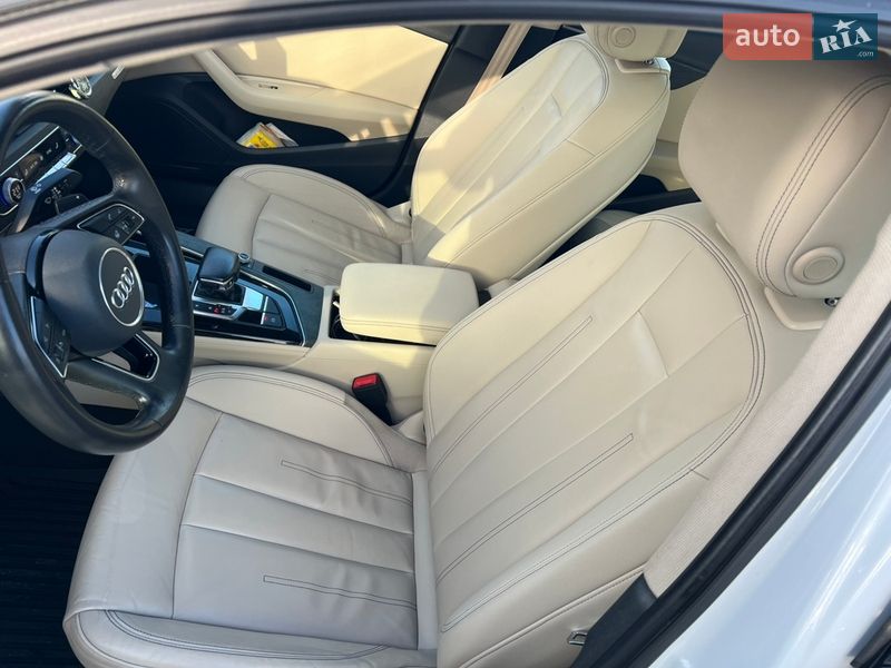 Седан Audi A4 2020 в Киеве