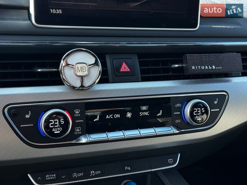 Седан Audi A4 2016 в Львові