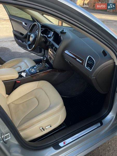 Седан Audi A4 2013 в Золочеве
