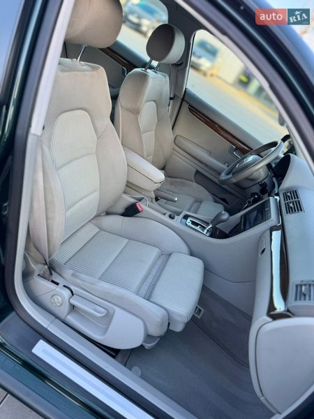 Седан Audi A4 2006 в Володимирі