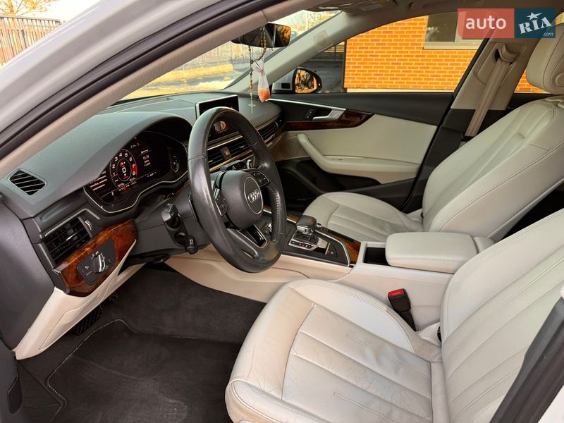 Седан Audi A4 2018 в Львові