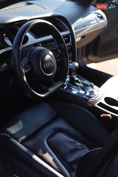 Седан Audi A4 2015 в Киеве