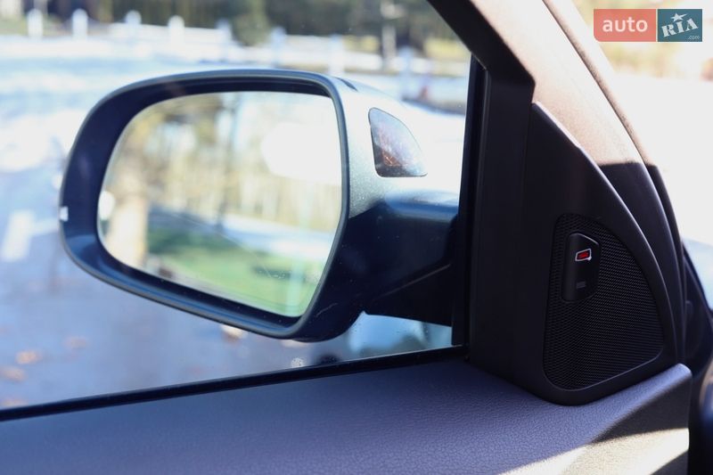 Седан Audi A4 2015 в Киеве