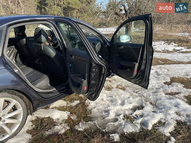 Седан Audi A4 2013 в Киеве