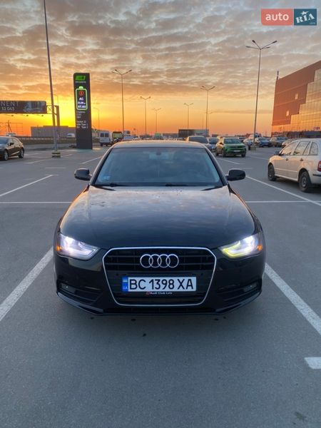 Седан Audi A4 2012 в Львові