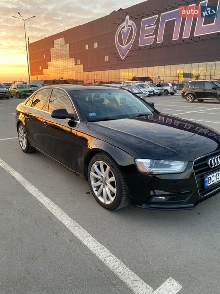 Седан Audi A4 2012 в Львові
