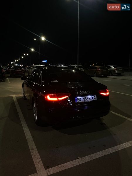 Седан Audi A4 2012 в Львові