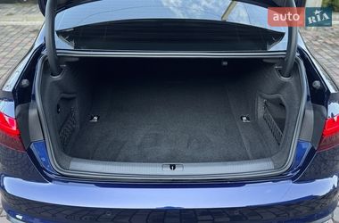 Седан Audi A4 2022 в Ровно