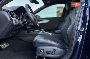 Седан Audi A4 2022 в Ровно
