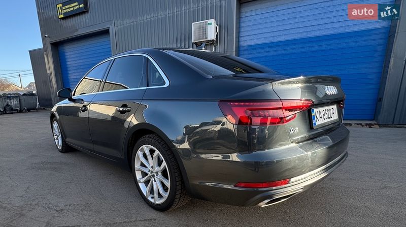 Седан Audi A4 2018 в Киеве