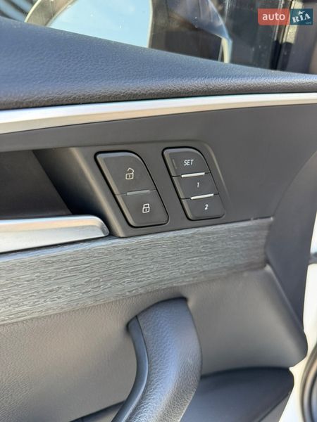 Седан Audi A4 2016 в Киеве