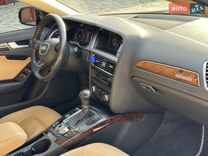 Седан Audi A4 2012 в Львові