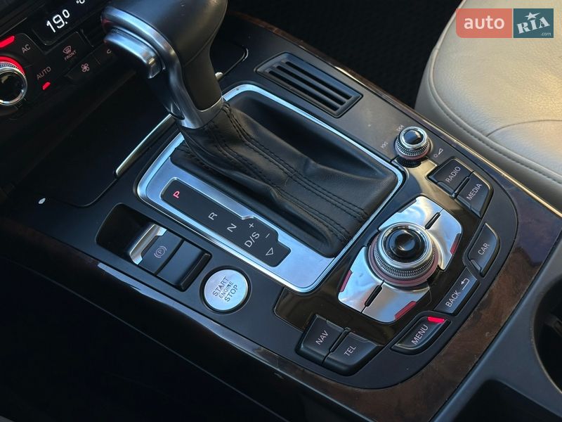 Седан Audi A4 2012 в Львові