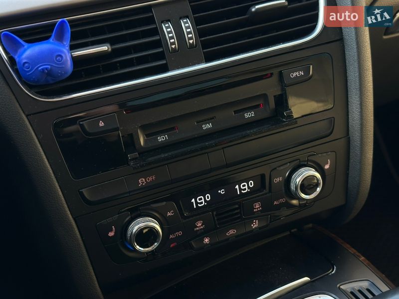 Седан Audi A4 2012 в Львові