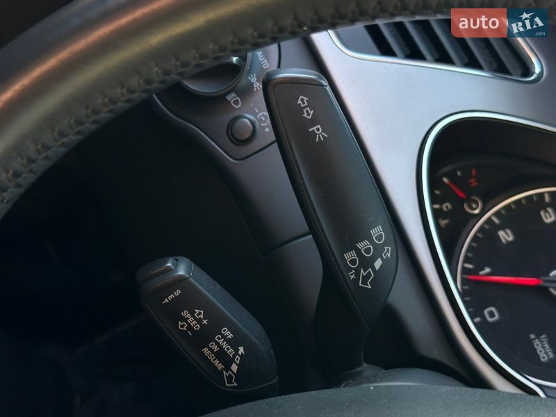 Седан Audi A4 2012 в Львові