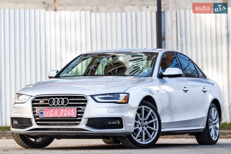 Седан Audi A4 2013 в Львове