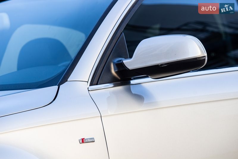 Седан Audi A4 2013 в Львове