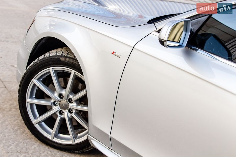 Седан Audi A4 2013 в Львове