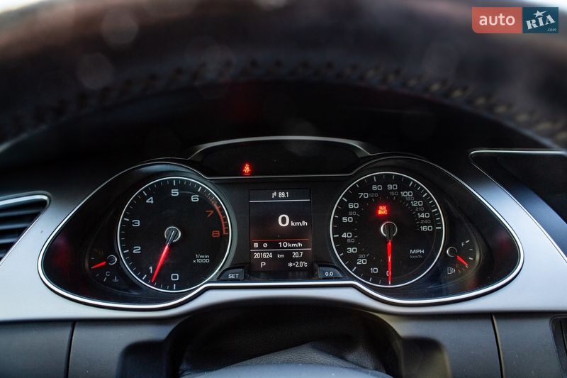 Седан Audi A4 2013 в Львове