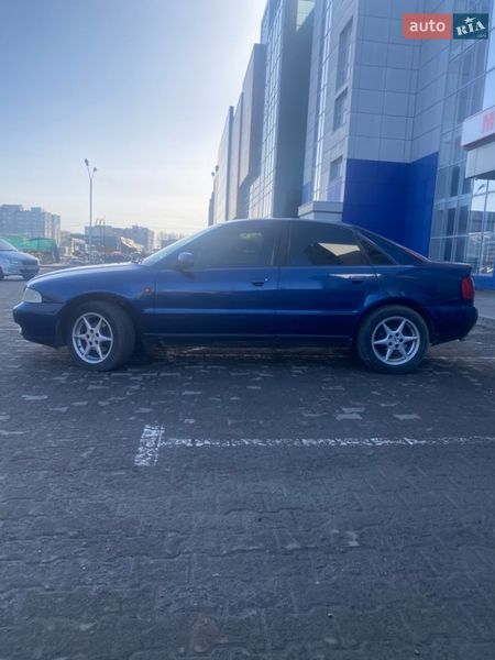 Седан Audi A4 1998 в Хмельницком