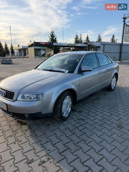 Седан Audi A4 2002 в Снятині
