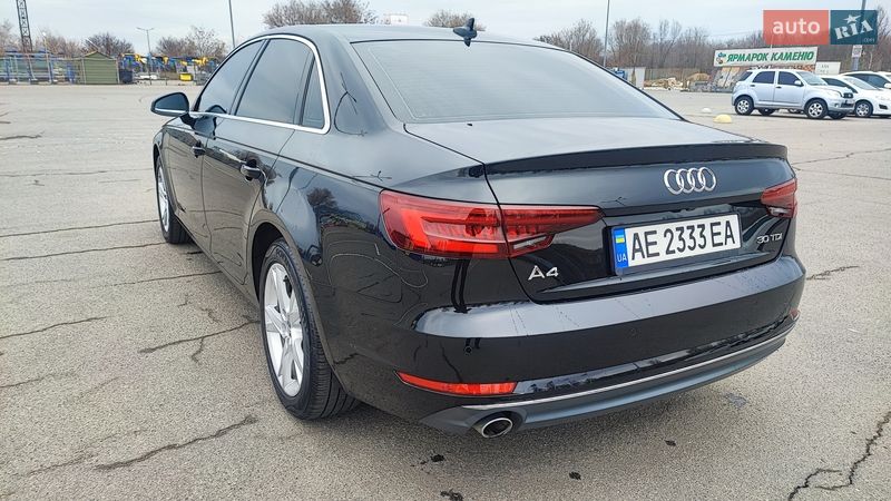 Седан Audi A4 2018 в Дніпрі
