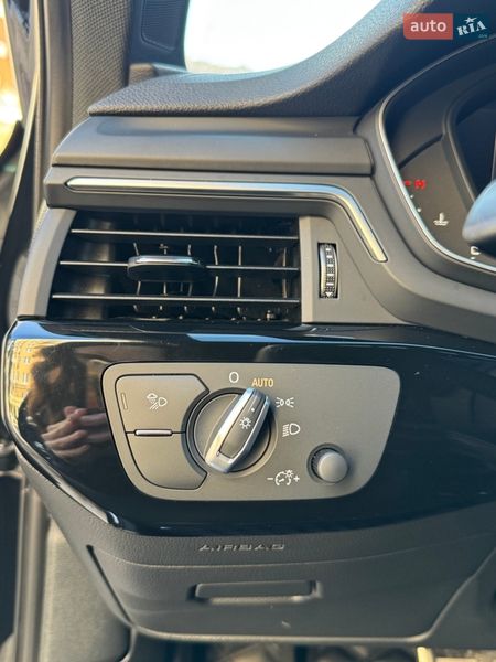 Седан Audi A4 2019 в Киеве