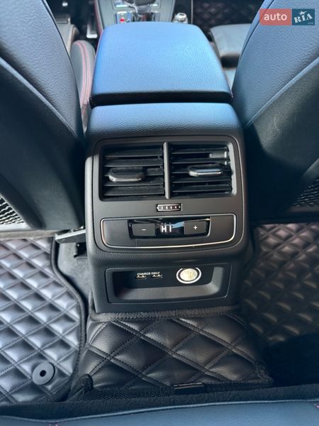 Седан Audi A4 2019 в Киеве