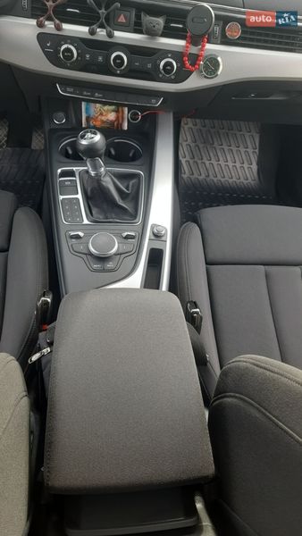Универсал Audi A4 2018 в Ужгороде