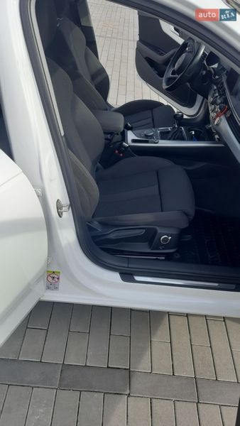 Универсал Audi A4 2018 в Ужгороде