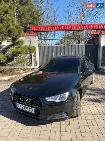 Седан Audi A4 2016 в Киеве