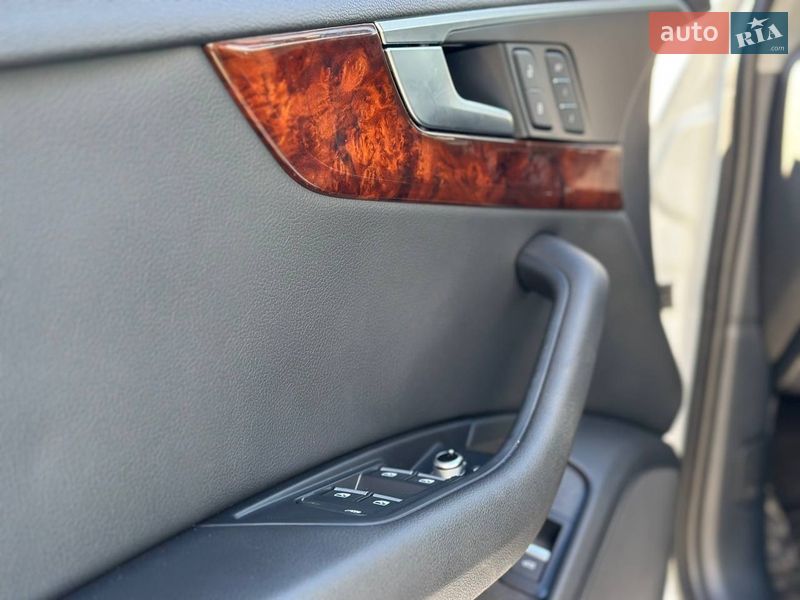 Седан Audi A4 2018 в Луцке
