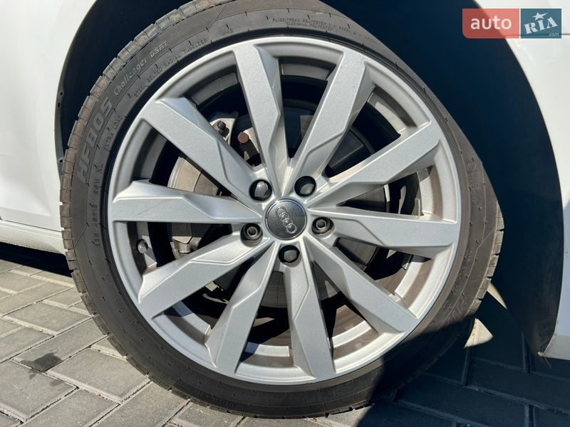 Седан Audi A4 2016 в Николаеве