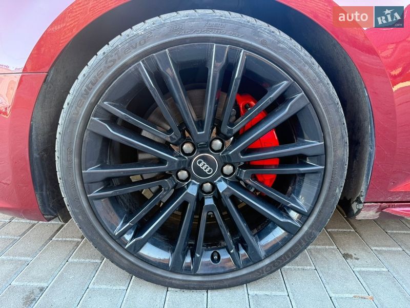 Седан Audi A4 2019 в Чернівцях