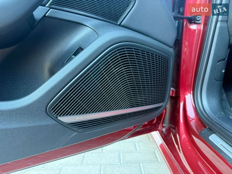 Седан Audi A4 2019 в Чернівцях